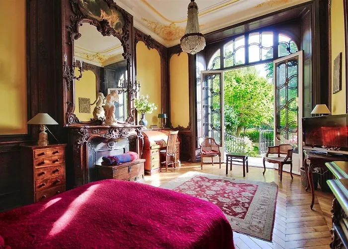 Apartment Alfred De Vigny Paris